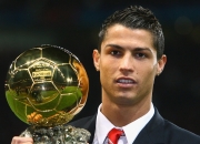 开云APP-当足球的逆转基因驶入F1赛道，拜仁翻盘雷恩与卢卡库接管新赛季的跨界启示