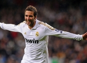 开云APP-雄鹰振翅破蜂巢，字母无双铸传奇—生涯之夜定义伟大