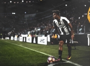 开云体育中国-跨界传奇，巴萨争冠战与F1新赛季的意外交响