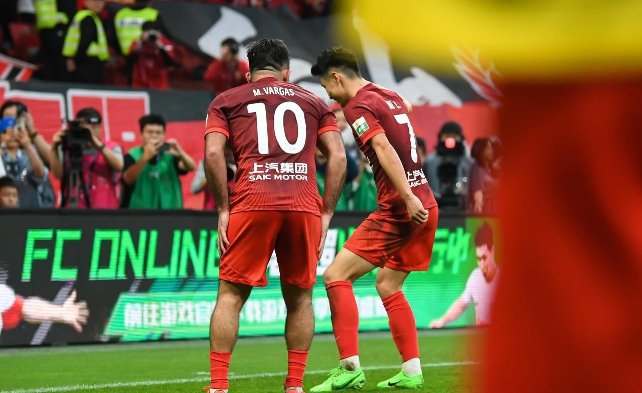 智利险胜塞内加尔，萨内三分雨点燃全场的简单介绍