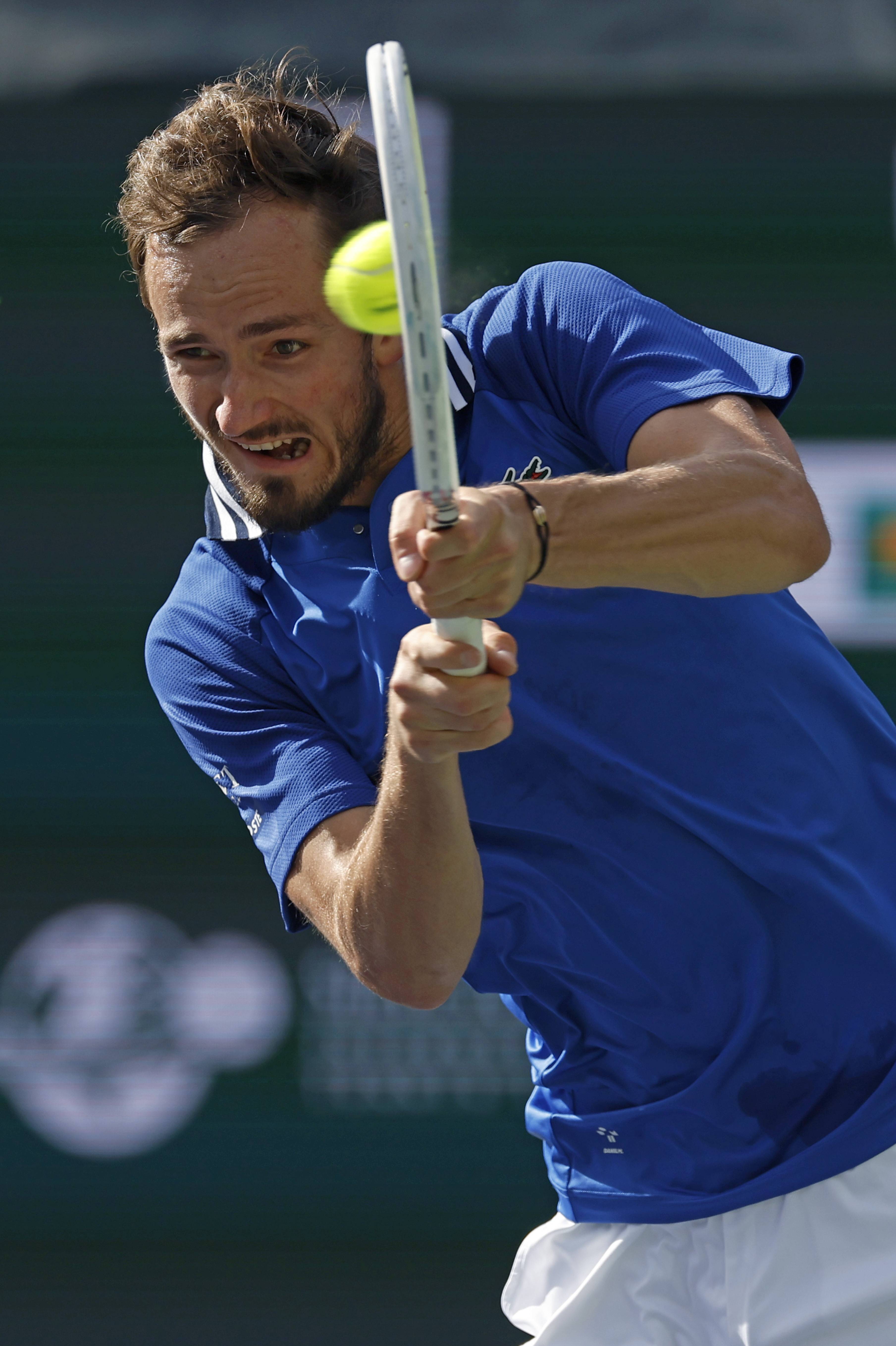 西班牙网球队力克世界网球队,梅德韦杰夫惊艳世界的简单介绍 西班牙网球队力克世界网球队,梅德韦杰夫惊艳世界的简单介绍