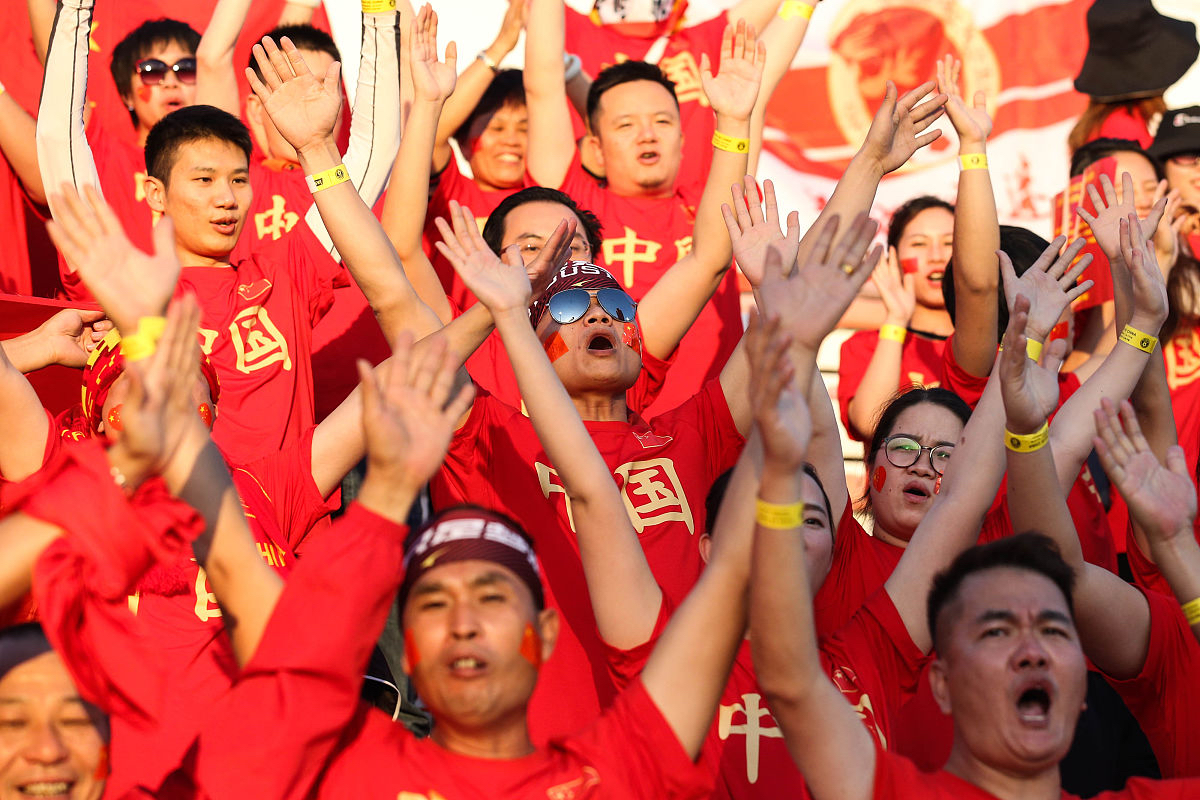 国内女足联赛掀起热潮，中国球迷欢呼雀跃！