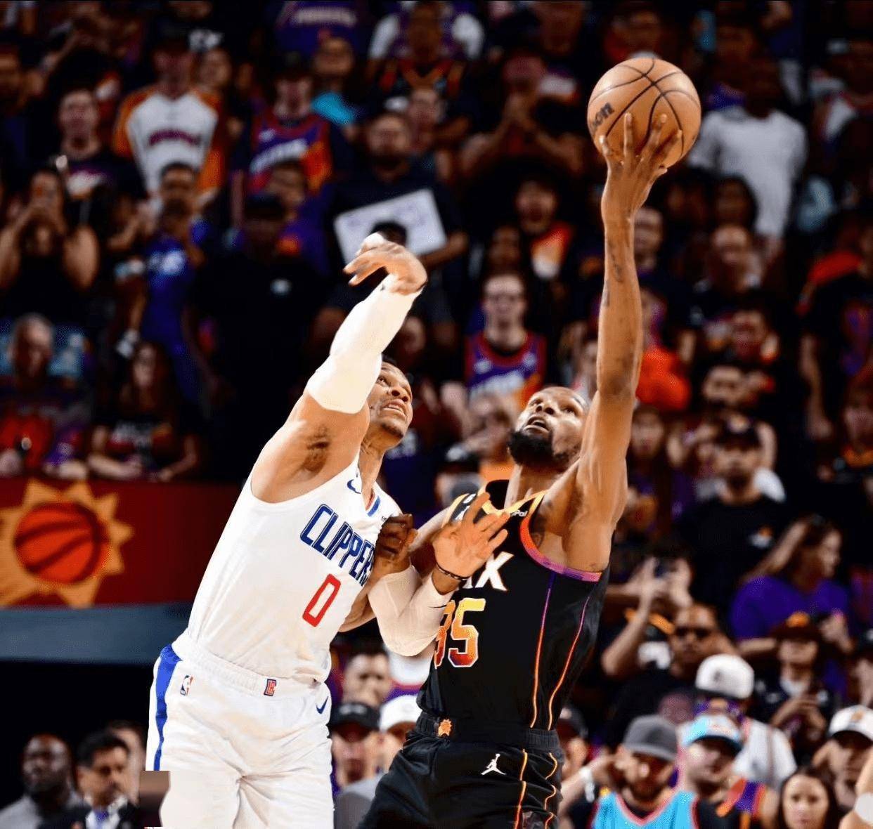 包含盖坦洛护航皇马胜利，巩固领袖地位为争冠团队的词条