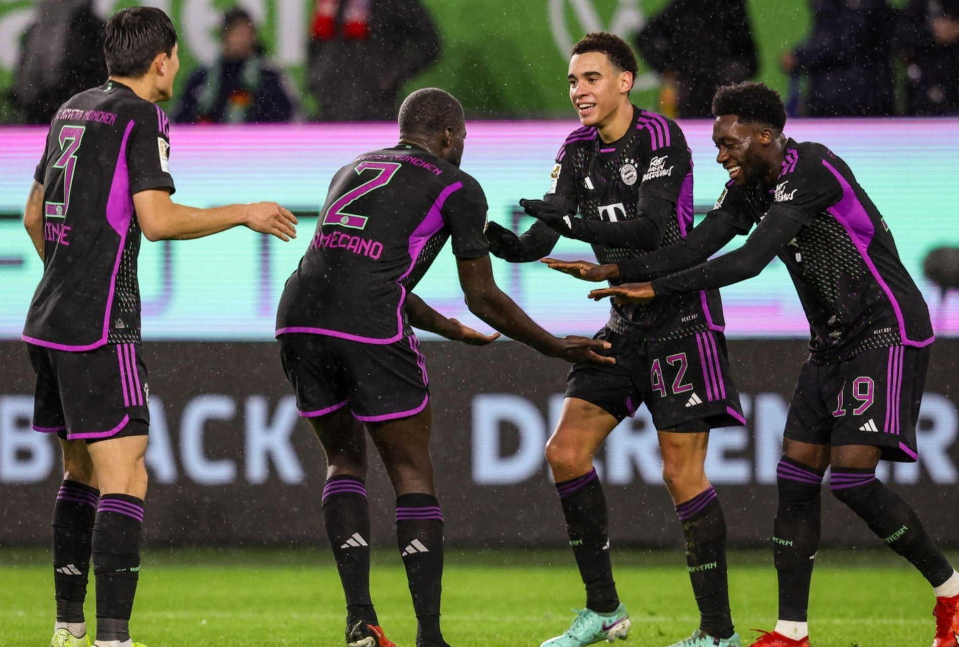 沃尔夫斯堡客场大胜，球员状态走向巅峰