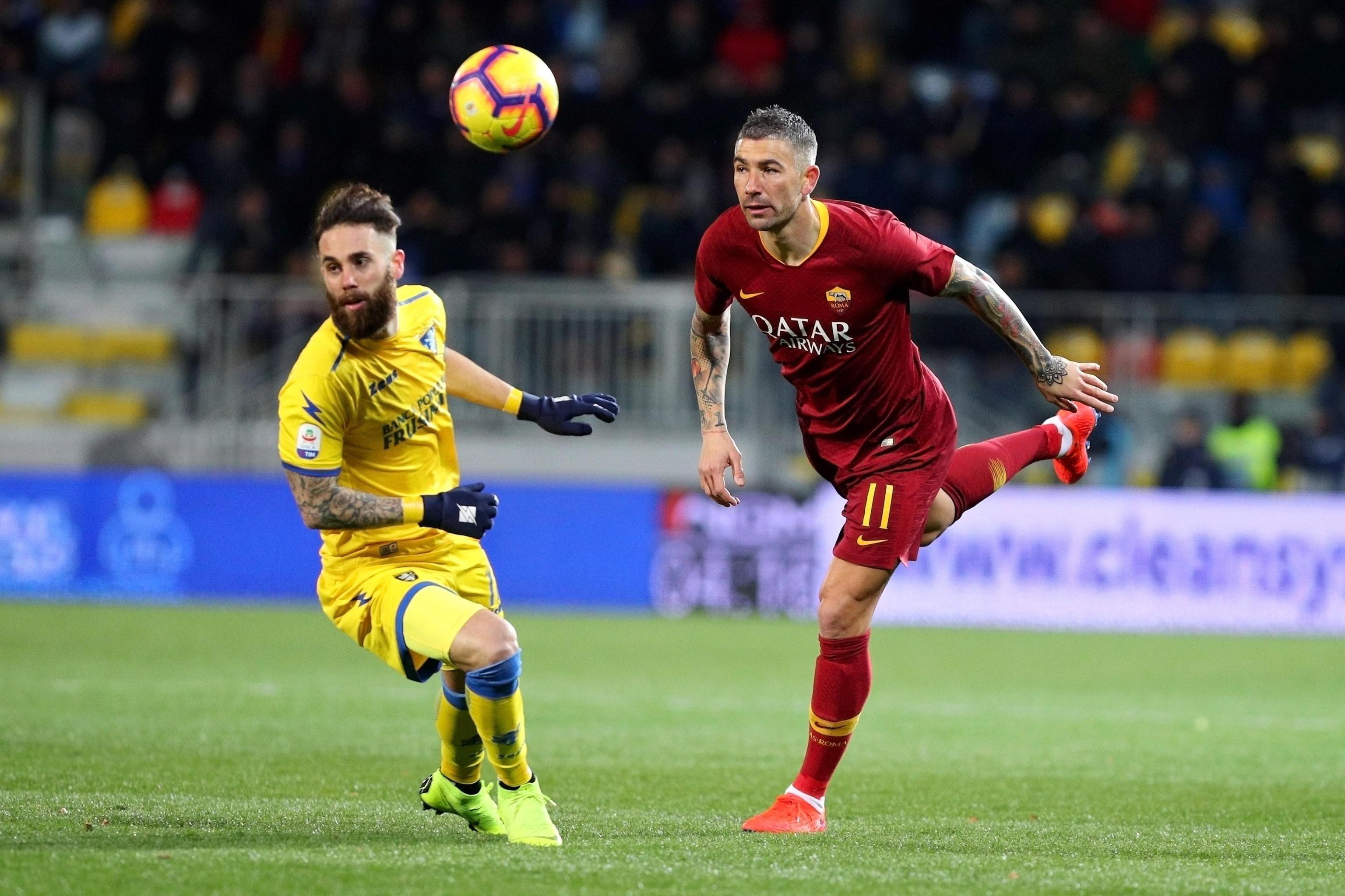 包含卡利亚里惊险逆转弗罗西诺内，豪取三分的词条