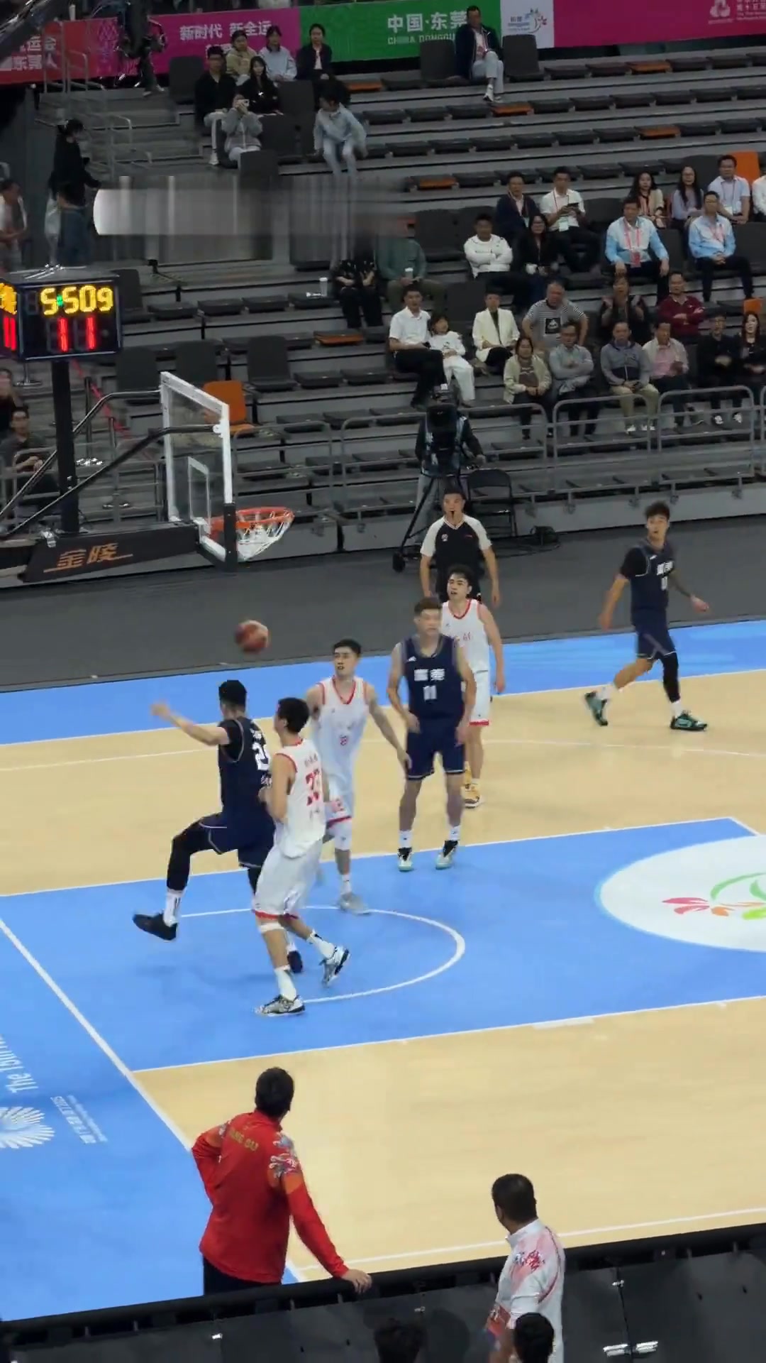 江苏男篮成功逆转取得胜利保持领先