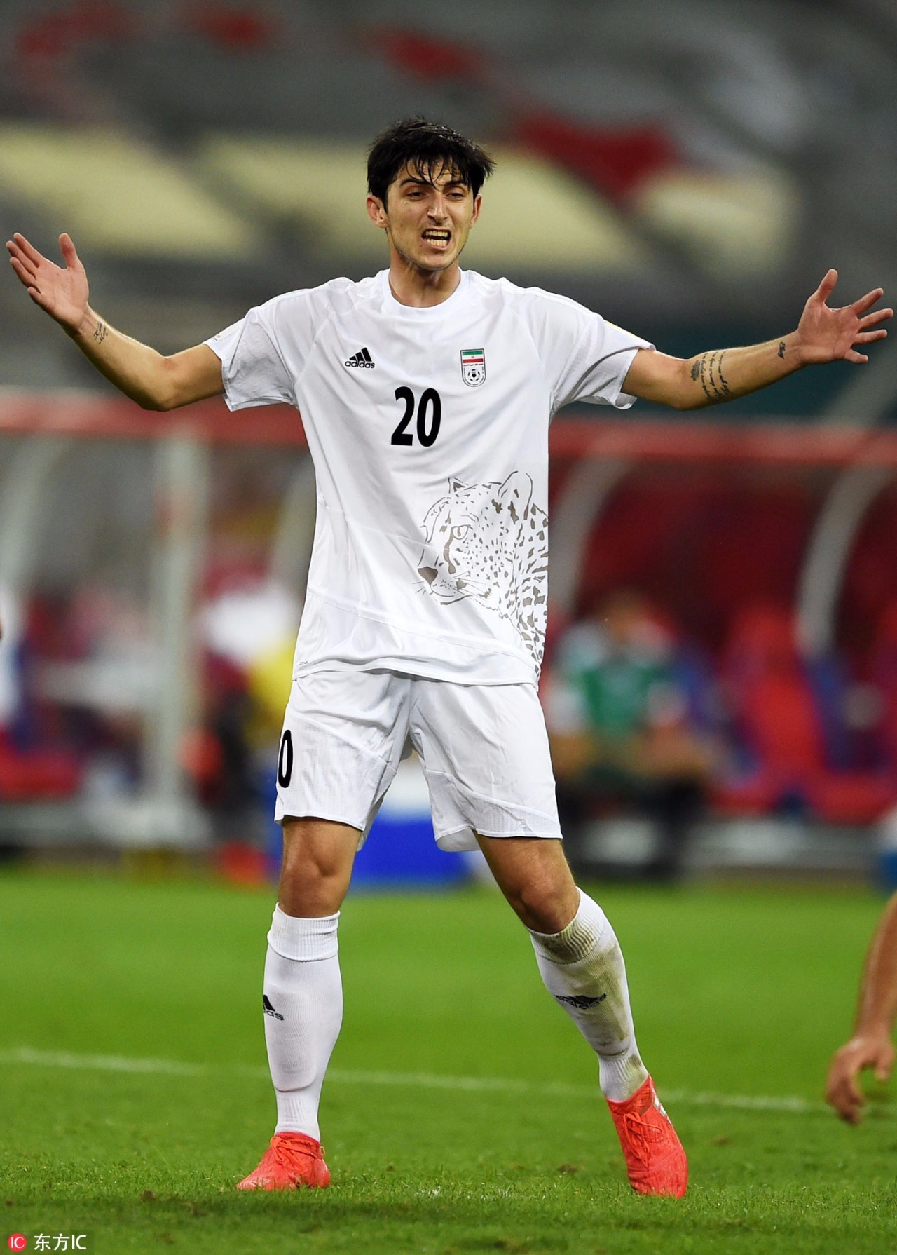 伊朗队打进关键球,取得胜利 伊朗队打进关键球,取得胜利