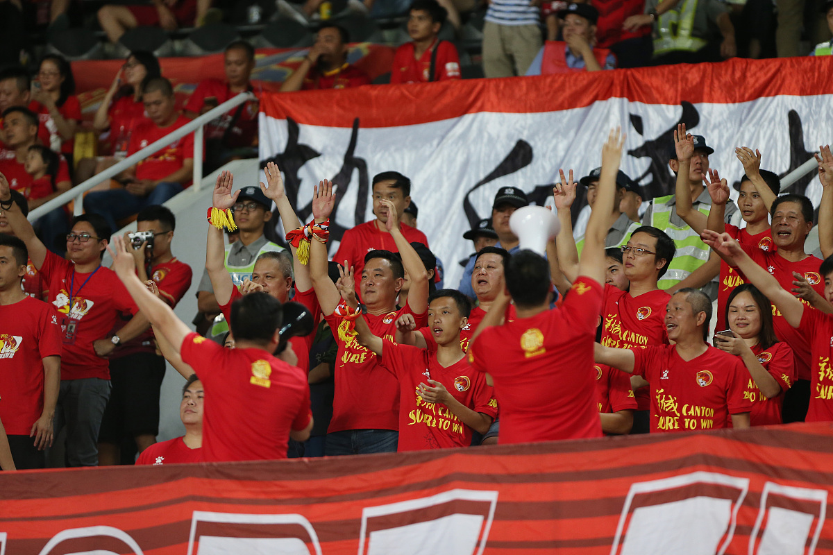 精彩的比赛激烈展开，胜利渐行渐近