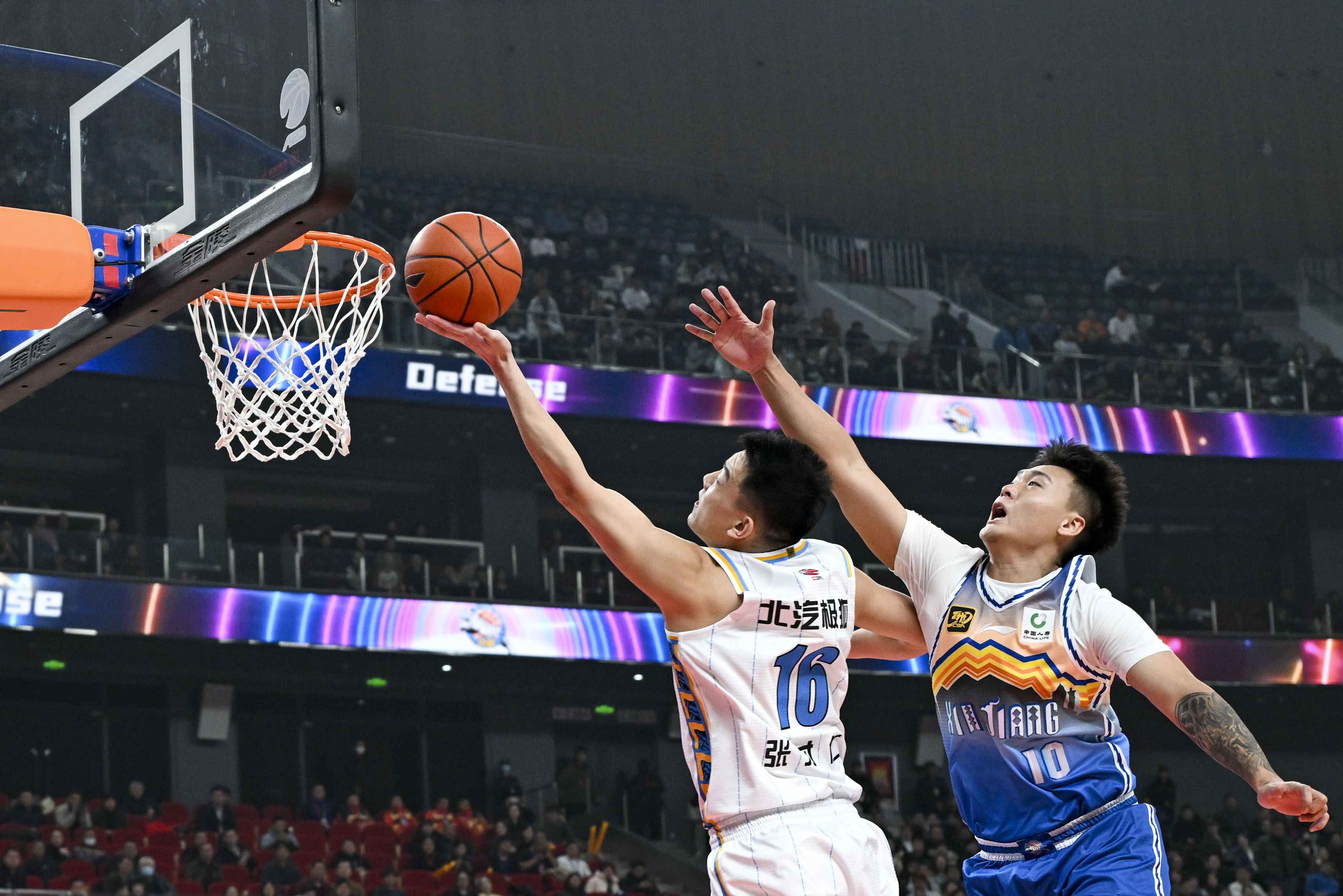 包含CBA球员集体训练备战，信心满满迎接挑战的词条