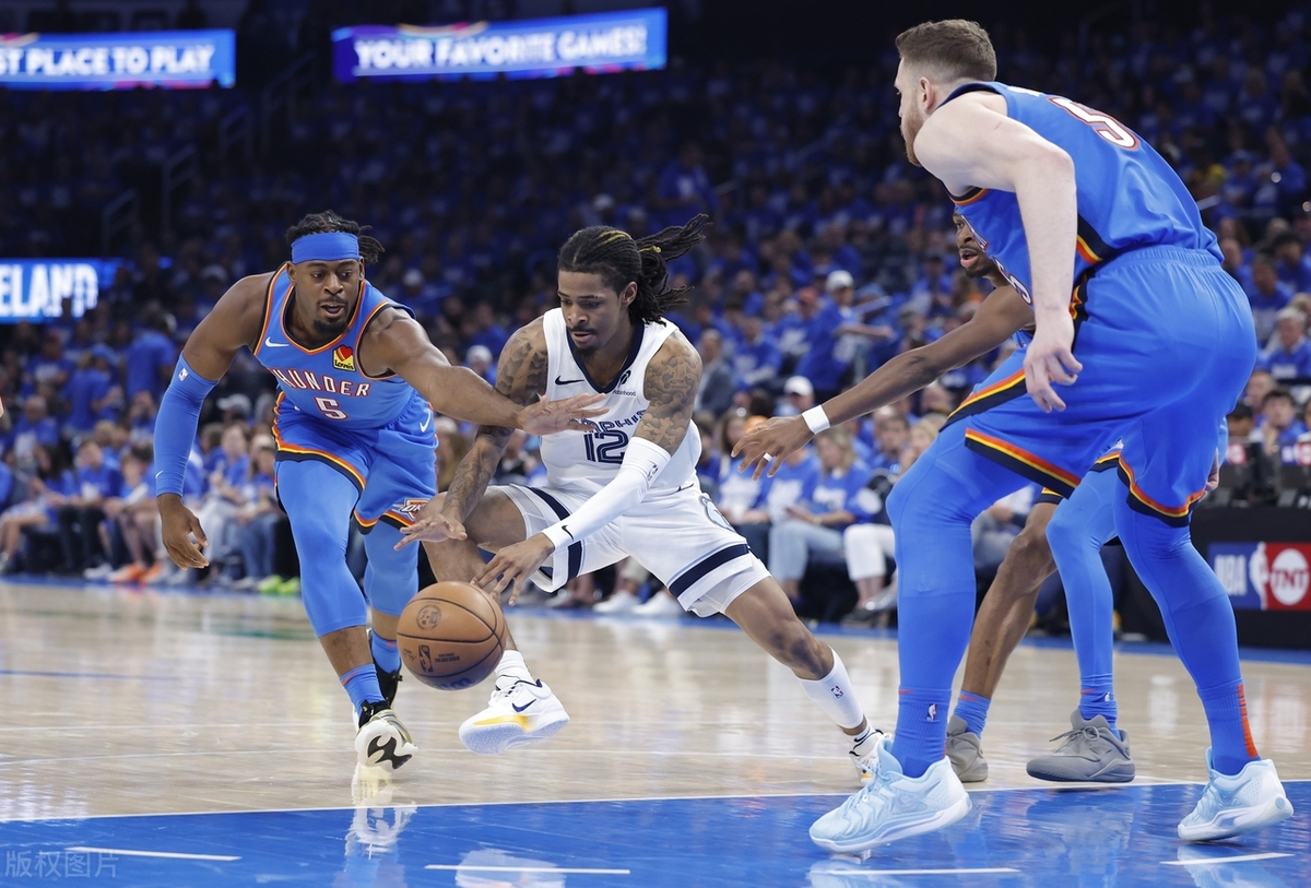 包含雄鹿核心扛起球队，轻取灰熊冲击总决赛的词条