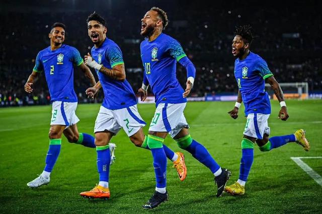 多特蒙德轻取巴萨,弗拉霍维奇完成帽子戏法的简单介绍 多特蒙德轻取巴萨,弗拉霍维奇完成帽子戏法的简单介绍