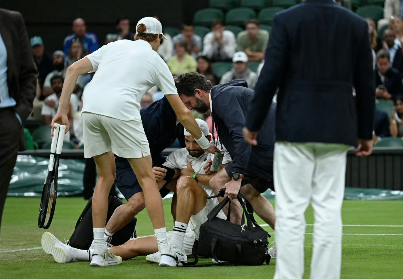 美国网球队轻取西班牙网球队,纳达尔三分雨点燃全场的简单介绍 美国网球队轻取西班牙网球队,纳达尔三分雨点燃全场的简单介绍