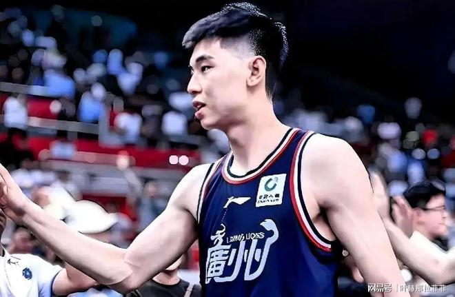 广州男篮阳光普照，一路领先赢得胜利的简单介绍