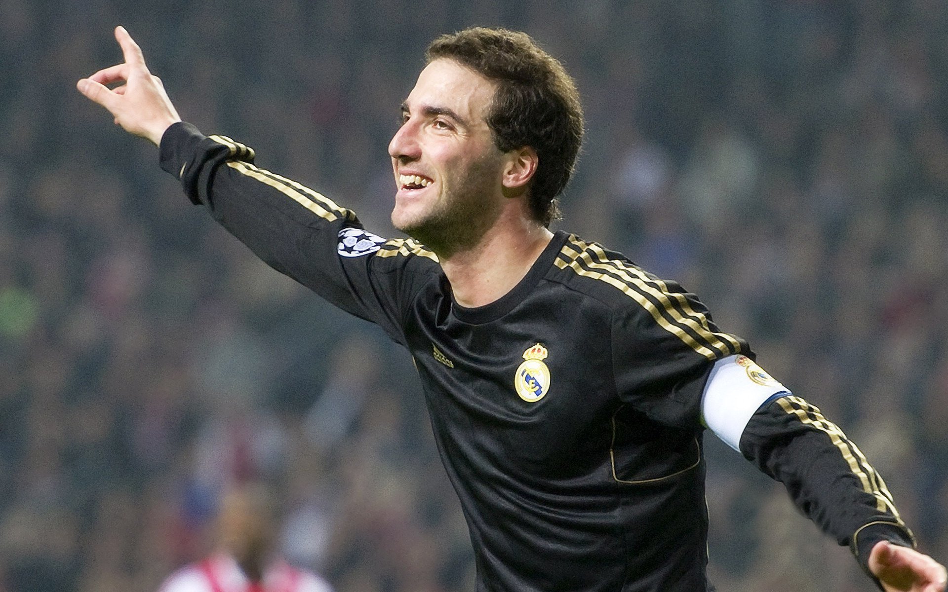 萨卡独舞，威尔士防线无解之谜，乌拉圭战术完胜背后的启示