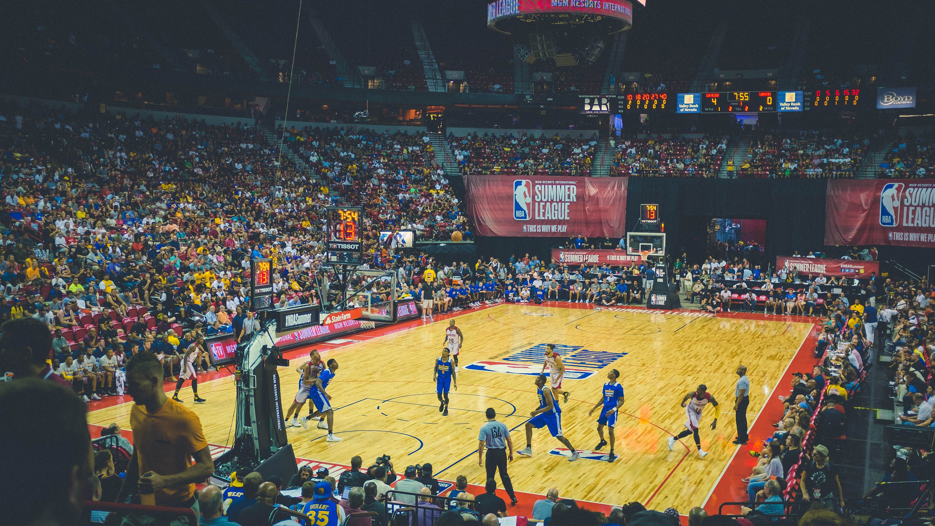 钢铁防线与孤星闪耀,上海封锁火箭之夜,米切尔重定义唯一