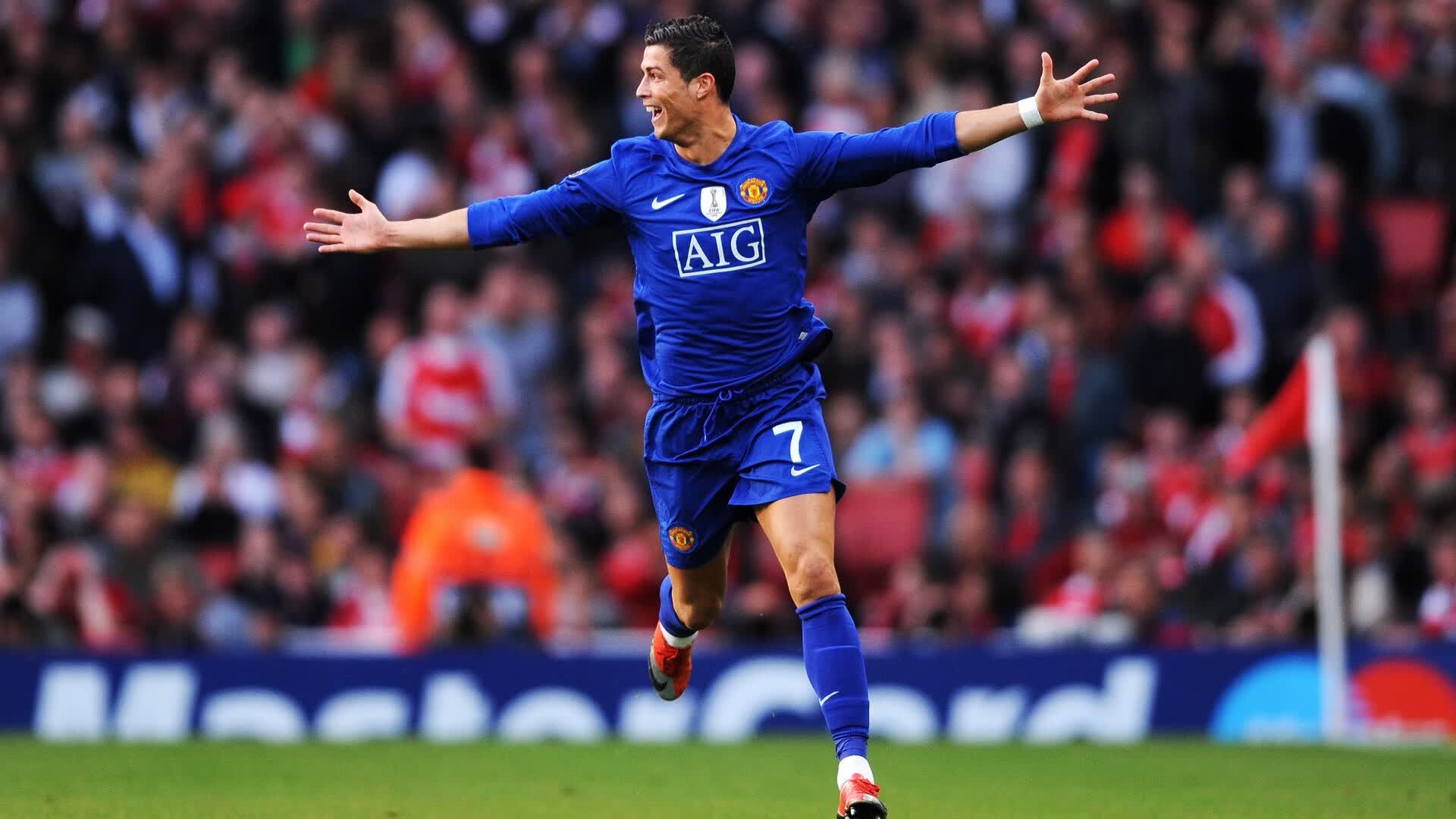 当时间之王逆流而上,库里用攻防两端的神迹,把绝杀钉进火箭的梦中